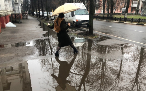 Обрыв проводов, не будет связи: экстренное предупреждение МЧС для ярославцев