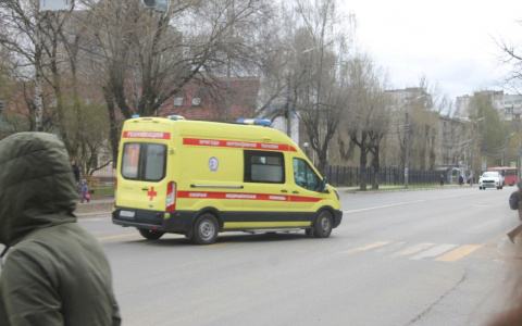 "В жизни столько крови не видел": труп мужчины нашли на дороге под Ярославлем