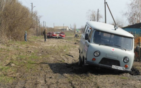 "Останемся без еды": в Ярославской области жителям отказали привозить продукты из-за бездорожья