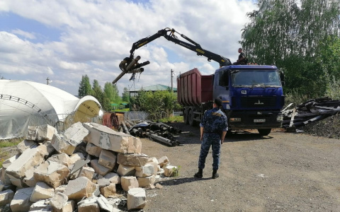 Бизнес ярославца в Плещеевом парке снесли спецтехникой