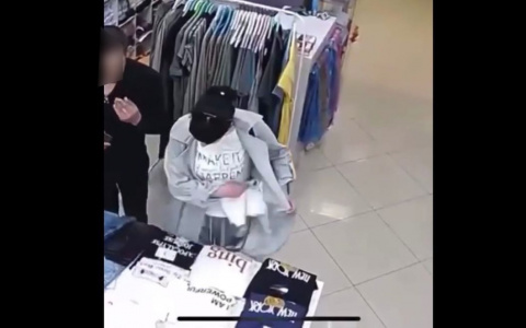 «Приличные с виду»: семейная пара обносит торговые центры Ярославля. Кадры