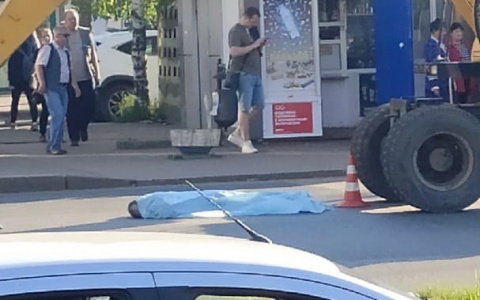 «Труп под экскаватором»: полиция сообщила подробности смертельного ДТП