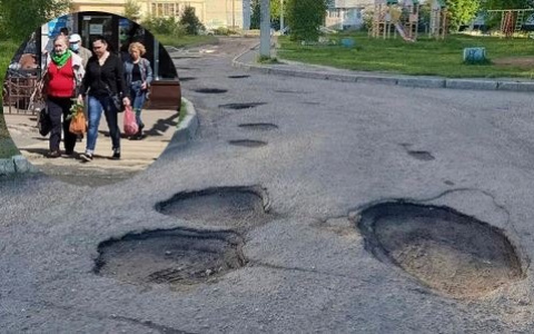"По улице слона водили": при виде ям ярославцам остаётся только шутить