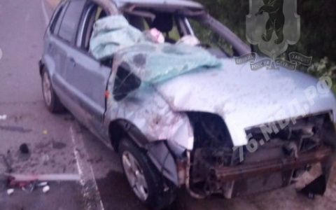 Умер водитель, трёхлетняя малышка пострадала: страшное ДТП под Ярославлем