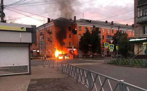 Разгорайся, гори ясно: в Ярославле сгорел ларёк