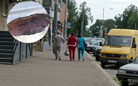 Глубже метра: в Ярославле после дождя появилась опасная яма