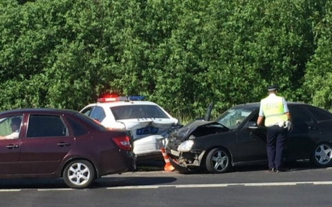 «Вызывать не нужно»: в Ярославле сотрудники ДПС не поделили дорогу с ярославцем