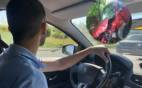 Авто с детьми улетело в кювет: жуткие последствия ДТП под Ярославлем