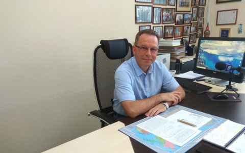 Пить ли вино после прививки от ковида: отвечает главный нарколог Ярославля