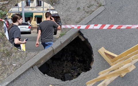 "Это прорыв!": на Московском проспекте "уплыл" асфальт