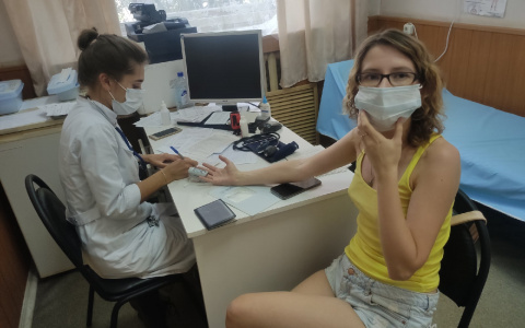 "Нас развернули": записавшимся на прививку через Госуслуги ярославцам не хватило вакцин