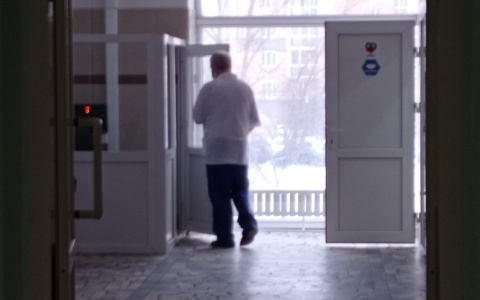 Смотрите на голову: характерный признак рака у мужчин назвала дерматолог