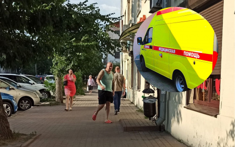 Нападение на скорую в Ярославле: друзья тащили в машину сопротивляющегося пациента