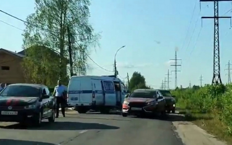 Три трупа в авто в Ярославле: почему возбудили "Убийство", а погибшие были в белье