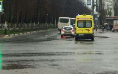 Пьяный ярославец на автомобиле сбил коляску с ребёнком