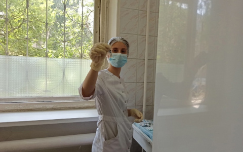 "Мама с диабетом, тетя с эпилепсией": ярославцы усомнились в медотводе на прививки