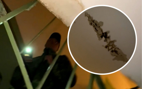 «Свет не горит, по лампочкам водопад»: жители Ярославской области боятся жить в затопленном подъезде