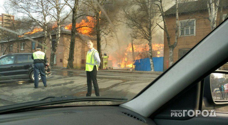 Люди плакали и падали в обморок: видео пожара во Фрунзенском районе