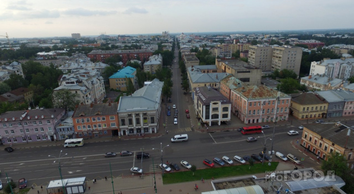 Война кальянам и авто-вечеринкам: в Ярославле навсегда запретили парковаться у ТЮЗа