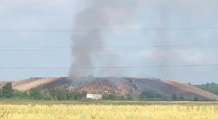 Ярославцев напугал столб дыма, который валил с полигона Скоково: видео