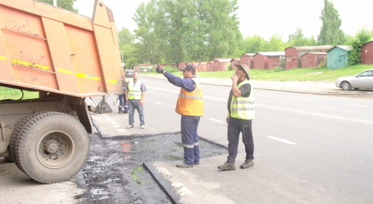 Мат и слезы водителей: ярославские дороги заставили сделать через суд