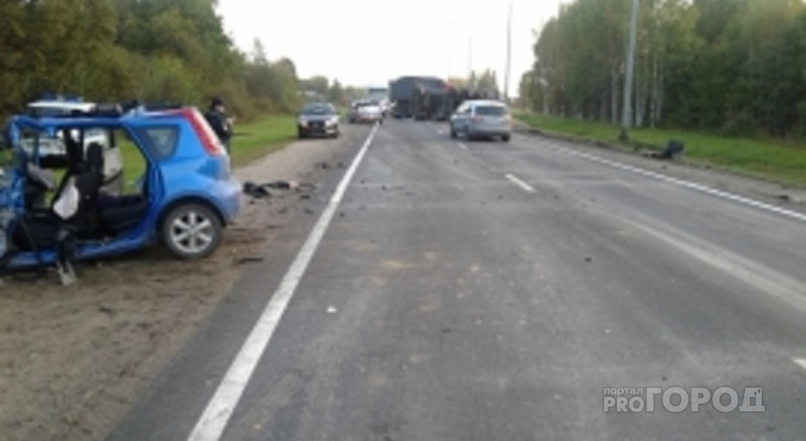 Машины раскидало по частям: под Ярославлем в аварии пострадали люди