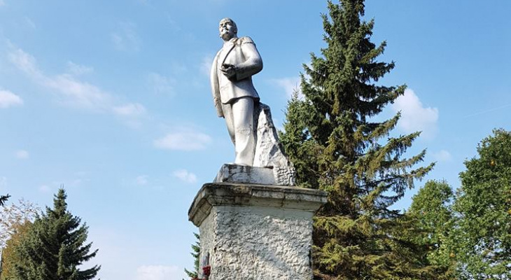 В Ярославской области исчез памятник Ленину: куда он делся