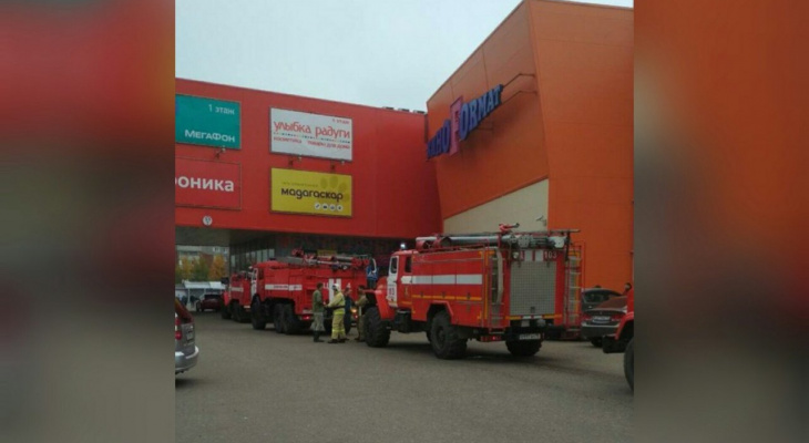 Эвакуировали более трехсот человек: что произошло в ярославском ТЦ 