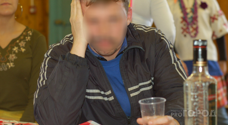 Ворвались с молотком: двое молодчиков дерзко начали пьянку в Ярославле