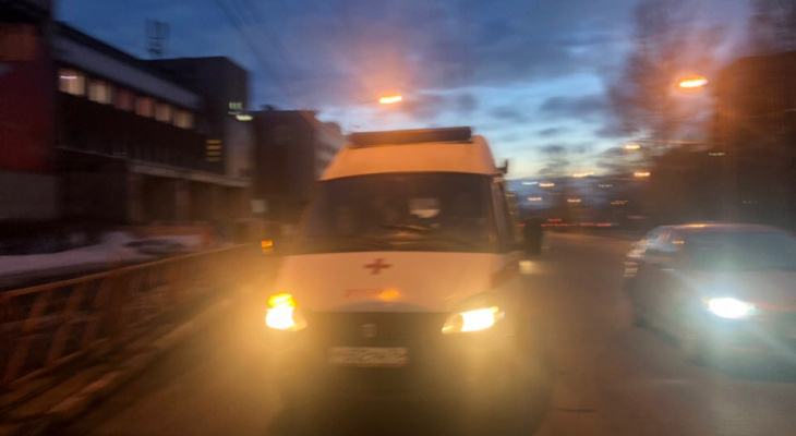 Бежала на красный: в Ярославле водитель сбил девушку-подростка