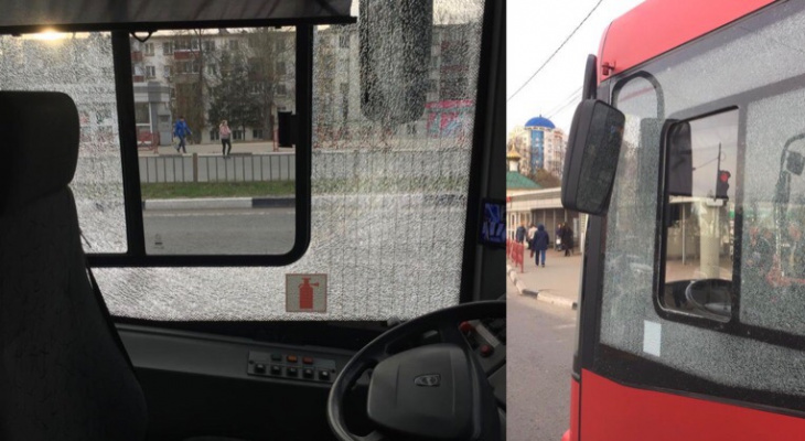 Водители в панике: в Ярославле обстреляли два автобуса. Кадры с места ЧП