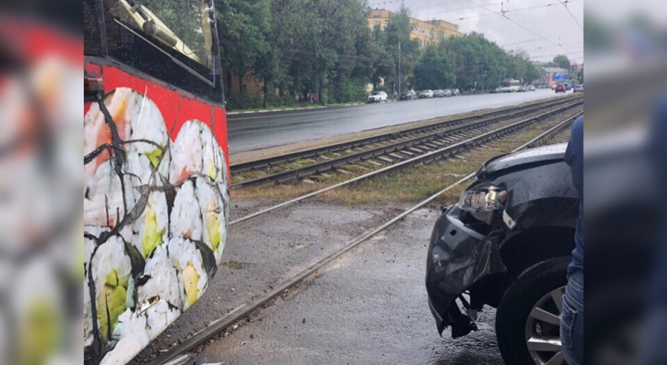 В Ярославле из-за ДТП встали трамваи