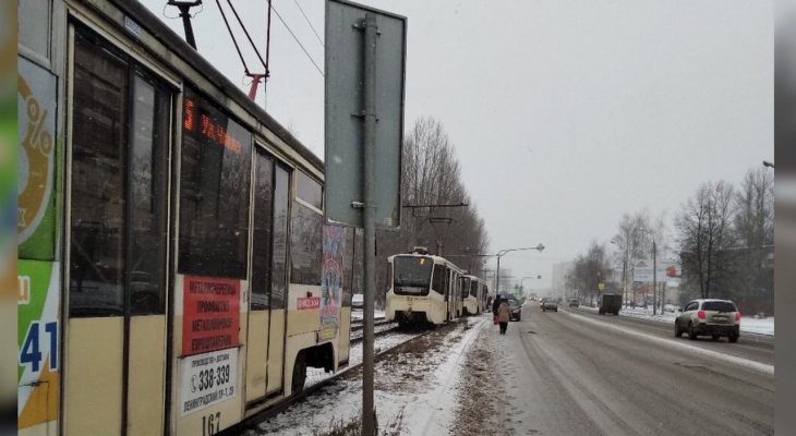 «Яжматери не пройдут»: в Ярославле намертво встали трамваи