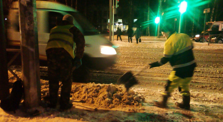 Власти отчитались об уборке Ярославля от снега: телефон горячей линии