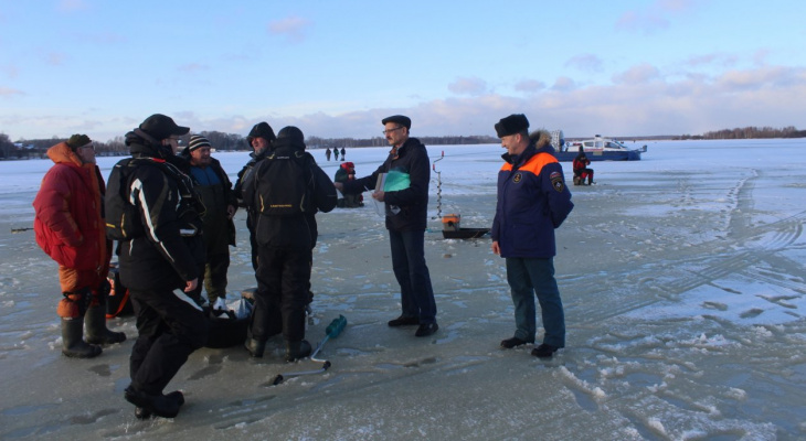 Спас и поехал на работу: ярославский врач вытащил из ледяной воды рыбака