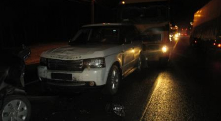 Девочку увезла скорая: шесть машин столкнулись под Ярославлем
