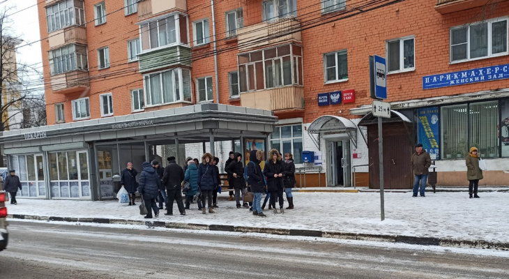 "Две секунды - и людей нет в живых": свидетель об упавшем светофоре в Ярославле