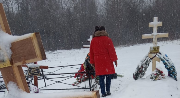 Страшно, что там на глубине: о рухнувших могилах сообщили родные покойных в Ярославле