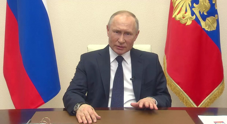 «Берите кредиты на зарплаты»: Путин сделал громкое заявление в прямом эфире