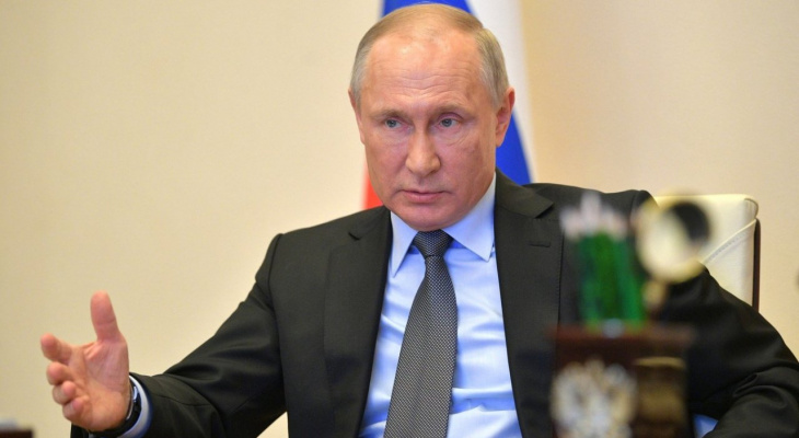 Просроченные паспорта и права станут действительными: Путин подписал новый Указ