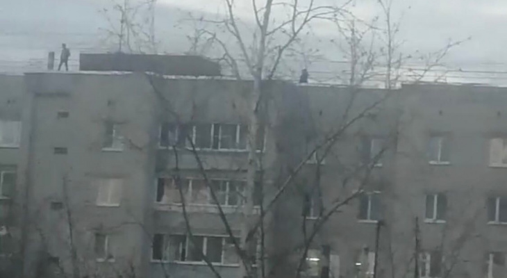 «Самоизоляция на крыше»: ярославцы слили в Сети экстремальное видео с подростками