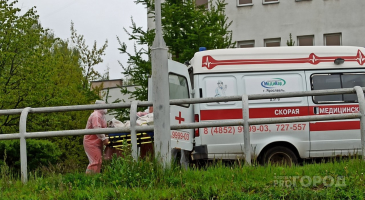 Молодой мужчина скончался от коронавируса в Ярославле: новые цифры озвучил оперштаб