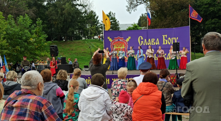 Песни, игры и полевая кухня: в Ярославле прошел фестиваль казачьей культуры