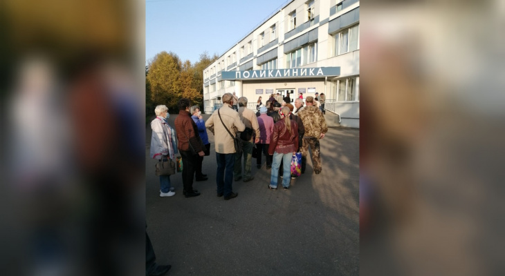 В Ярославле родители не могут записать детей на прием к врачу