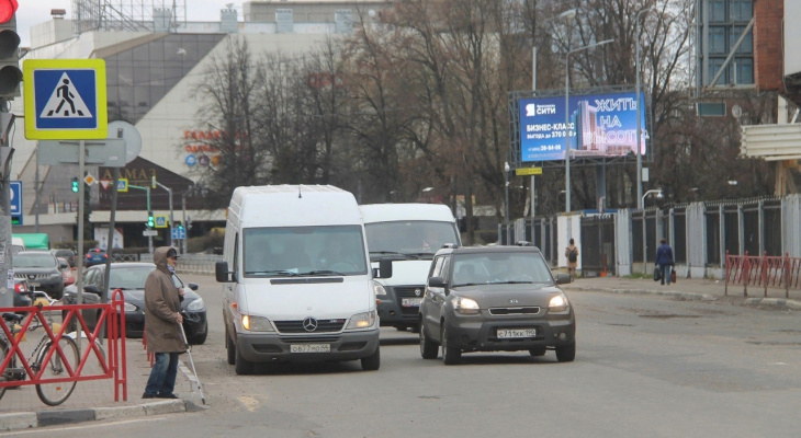 В Ярославле ограничат движение остановки и стоянки транспорта: где и зачем