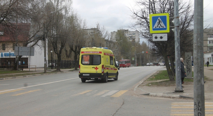 Стонала от боли: в Ярославле сбили женщину.