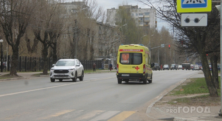И снова смерти: грузовик и иномарка столкнулись под Ярославлем