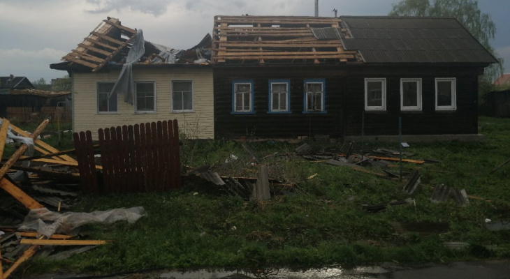 Смерч прошел по Ярославлю: сорвало крыши с 17 домов