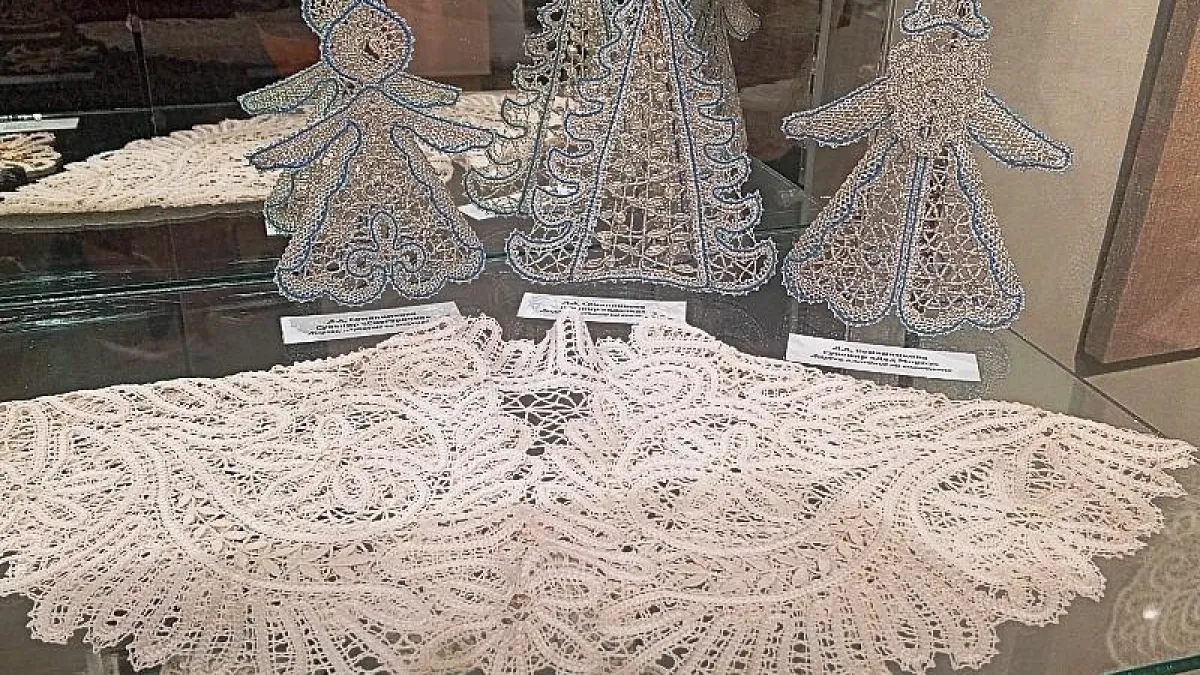 30 лет «Звонких коклюшек»: рыбинские кружевницы создали панно города