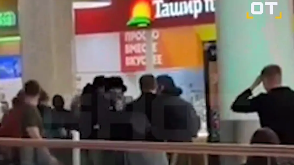  SHOT: в "Ауре" подрались около 100 подростков, кто-то был с ножами